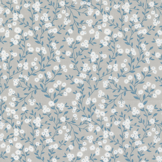 SILVER AMERICAN MEADOW- From OLD GLORY moda collection 5201.12