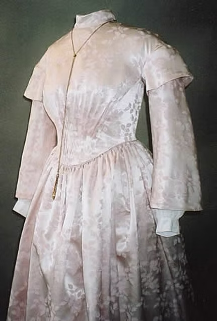 Dressmaking Pattern - Laughing Moon Mecantile No. # 114 Ladies Round Dresses - Size 6 to 26